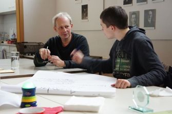 Mit jugendlicher Dynamik - Burkhard und Lennart diskutieren (Foto: Uwe Straß)
