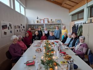 Mehr über den Artikel erfahren Weihnachtsfeier der Sitztanz-Gymnastik-Yoga-Gruppe