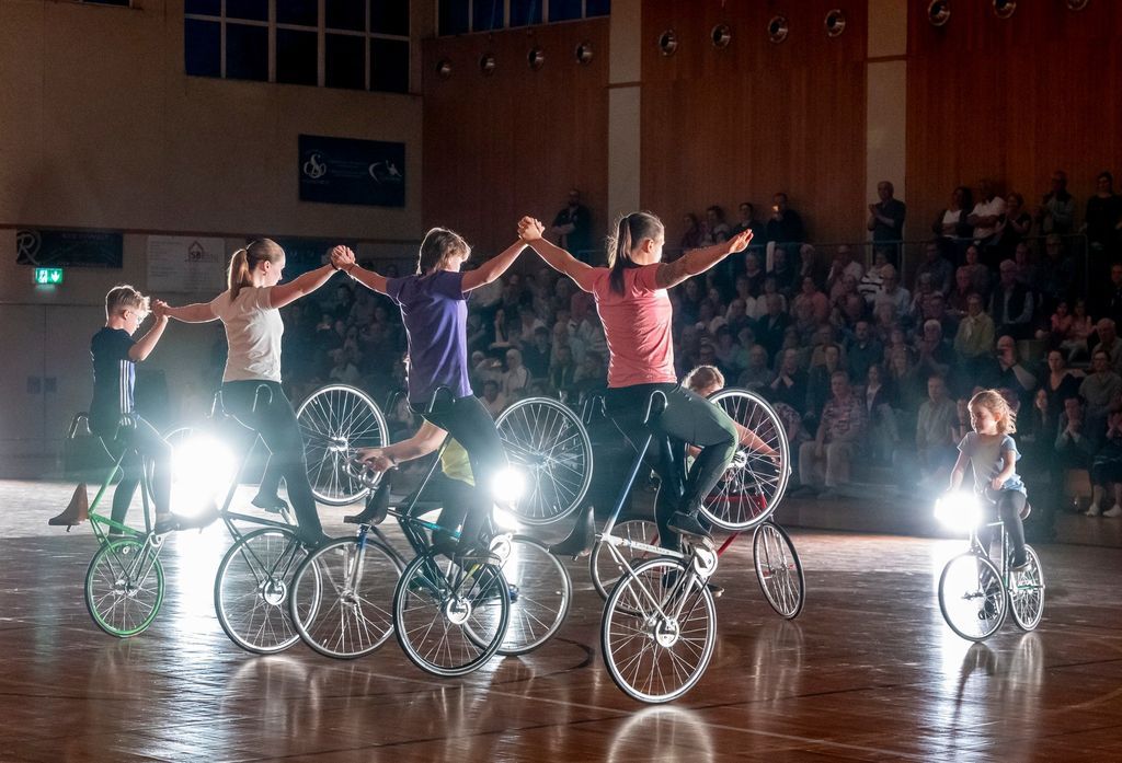 Vorführung Kunstradfahren