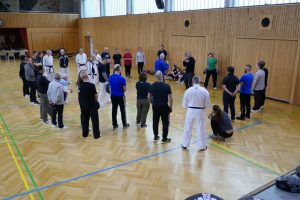 Mehr über den Artikel erfahren Erfolgreicher Selbstverteidigungslehrgang mit Jürgen Kestner, 8. DAN, am 28.03.2026